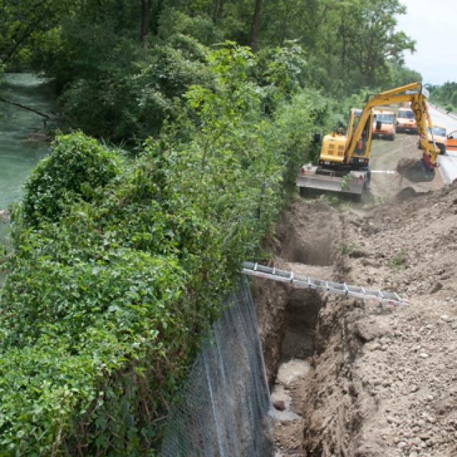 Travaux de réparation de la route Lyss-Bienne le long de l’ancienne Aar